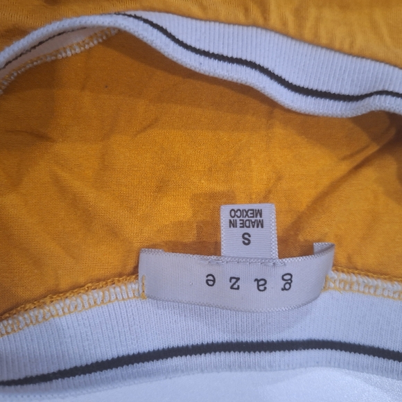 Size Small Gaze shirt - Picture 2 of 3